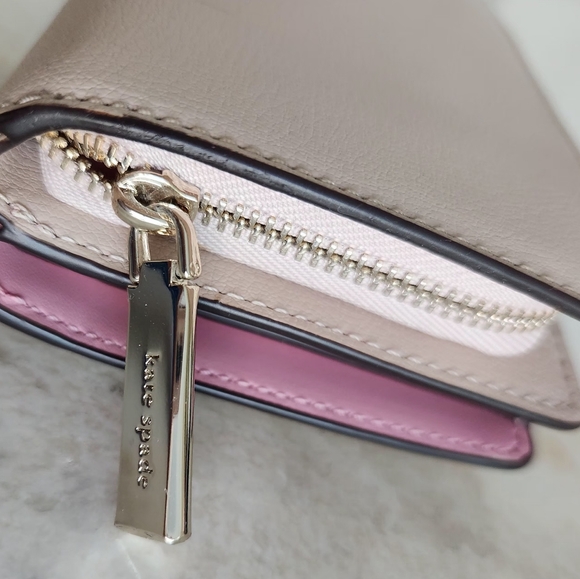 Kate Spade Preppy Pink zippy wallet. So Kate Spade! - Picture 8 of 12